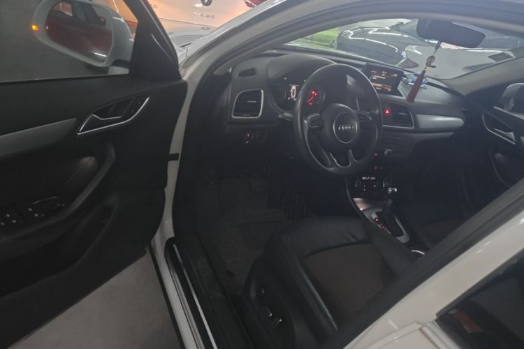 Audi Q3 2017 #16 Audi Q3 2017 car image #16
