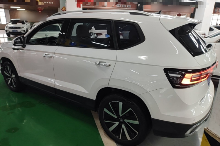 Volkswagen Tharu 2023 car image #5