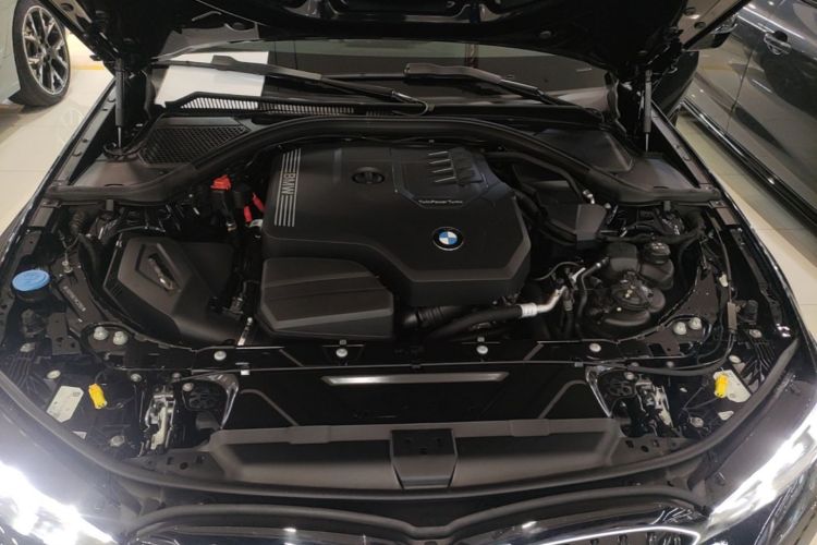 BMW 3 Series 2025 صورة سيارة #22