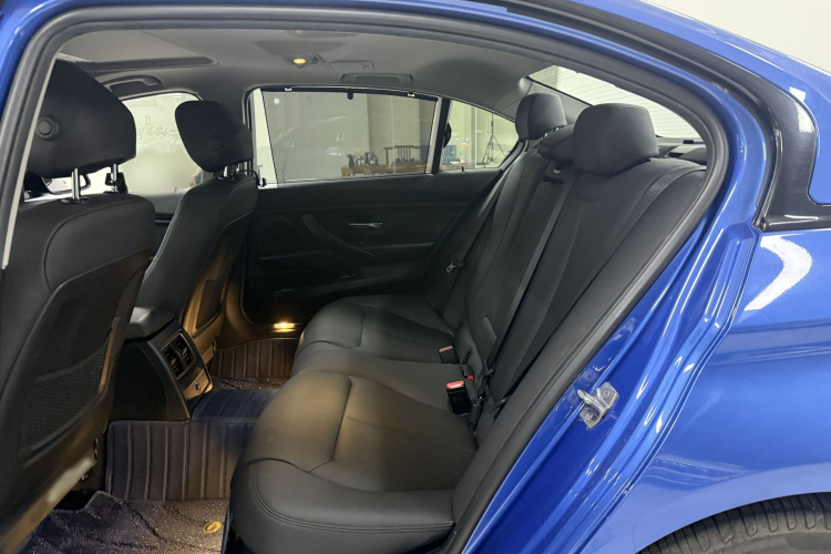 BMW 3 Series 2017 car image #18