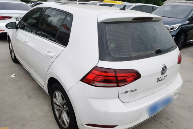 Volkswagen Golf 2019 car image #5