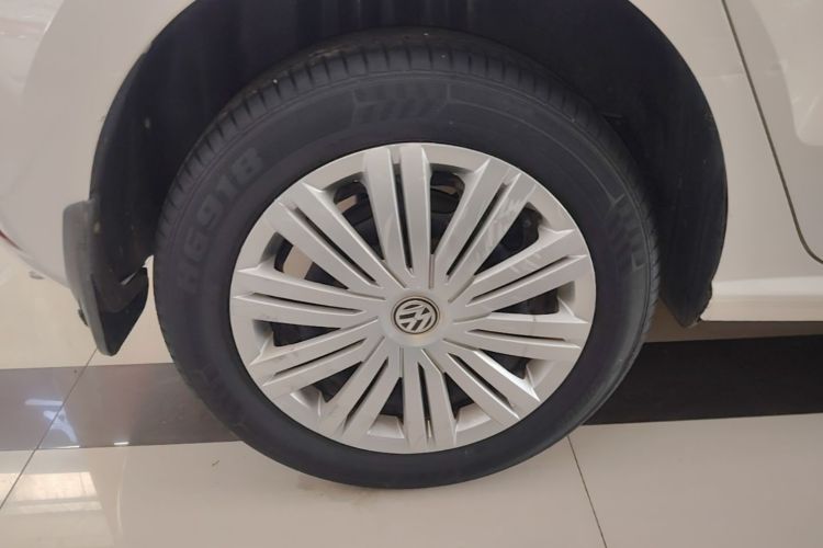 Volkswagen Polo 2018 car image #10