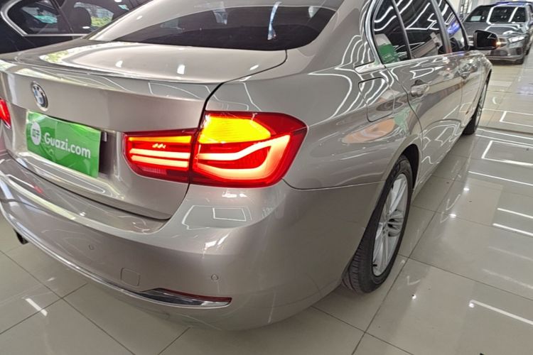 BMW 3 Series 2017 car image #8