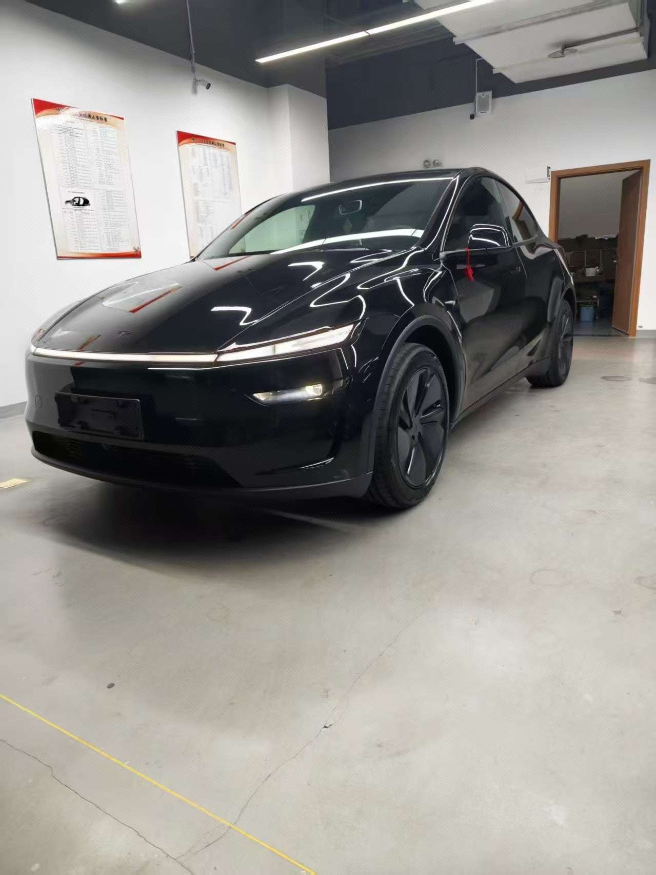 Tesla Model Y 2026 car image 