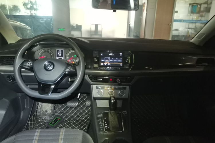 Volkswagen Lavida 2019 car image #11