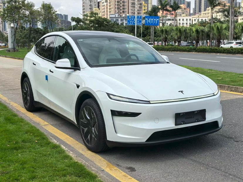 Tesla Model Y 2026 #3 Tesla Model Y 2026 car image #3