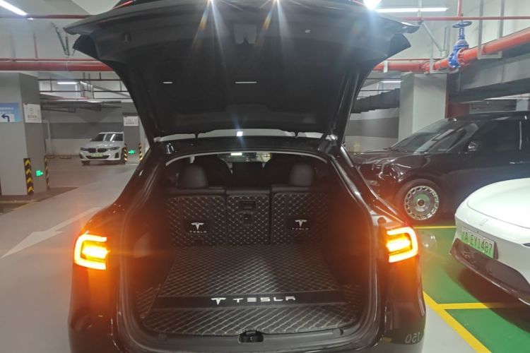 Tesla Model Y 2021 #19 Tesla Model Y 2021 car image #19