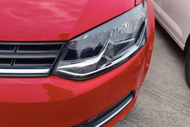 Volkswagen Polo 2019 car image #23