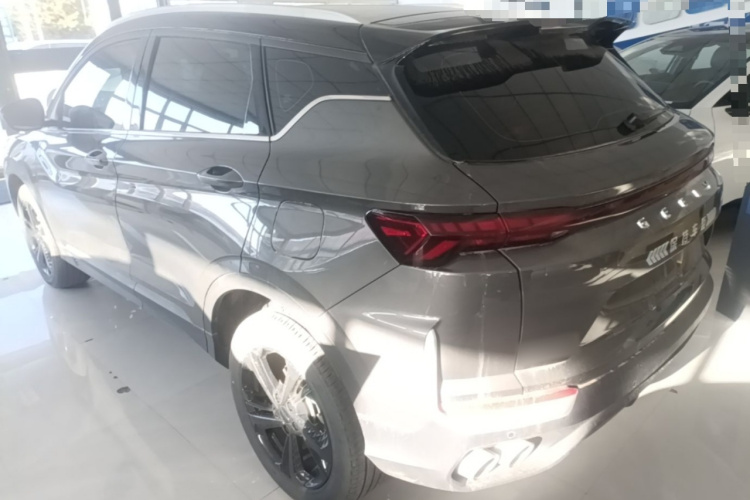 GEELY Coolray 2025 #5 GEELY Coolray 2025 car image #5