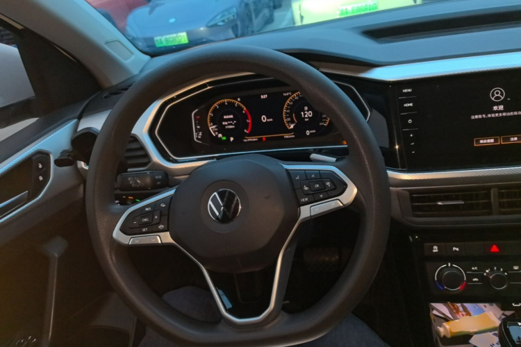 Volkswagen Tacqua 2023 immagine di auto #11