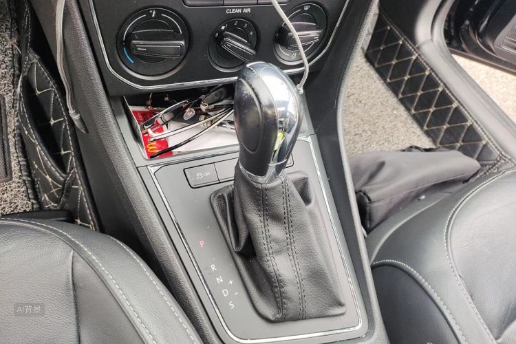 Volkswagen Lavida 2015 imagen de coche #16