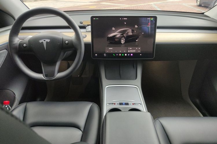 Tesla Model Y 2023 #7 Tesla Model Y 2023 car image #7