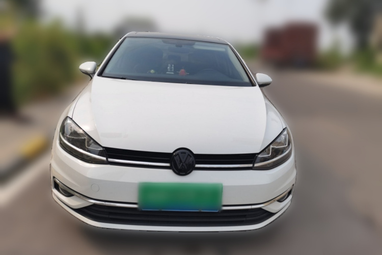 Volkswagen Golf 2019 car image #3