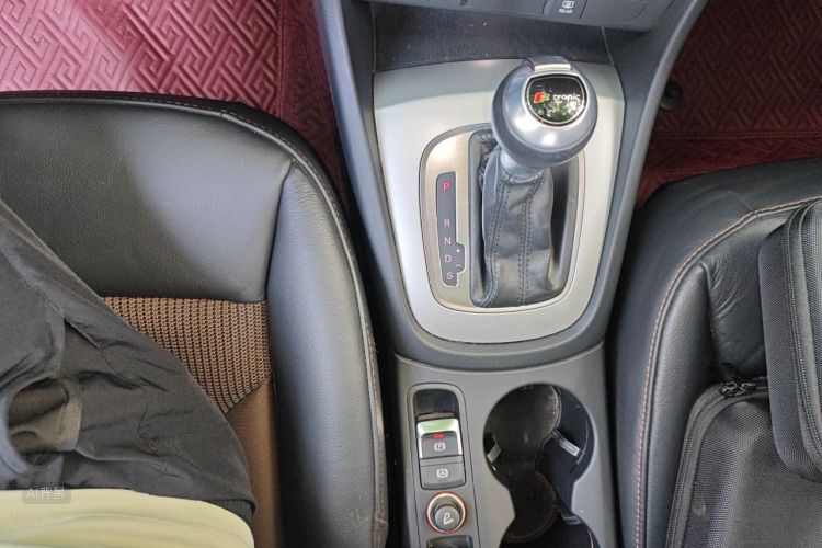 Audi Q3 2019 car image #16