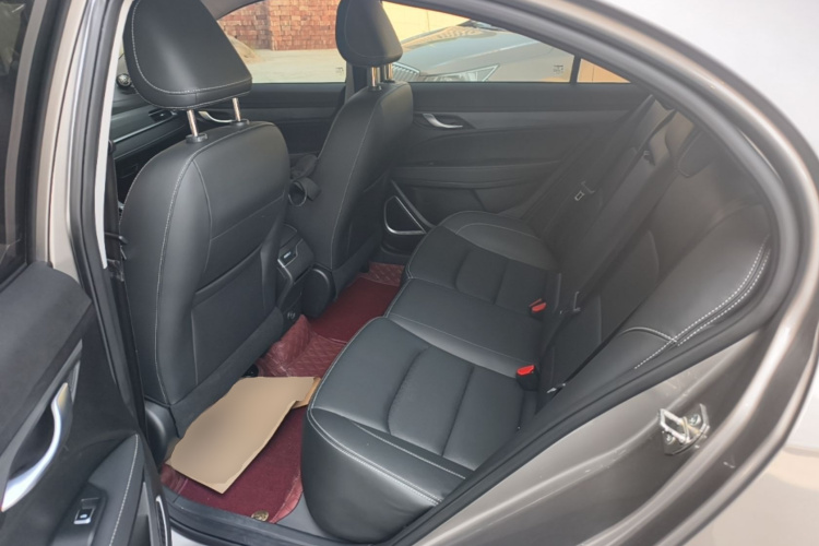 GEELY Emgrand 2021 car image #13