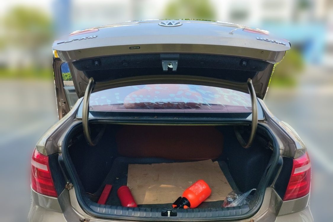 Volkswagen Bora 2015 car image #8