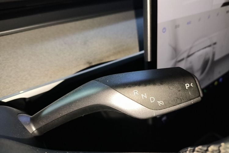 Tesla Model Y 2024 #14 Tesla Model Y 2024 car image #14