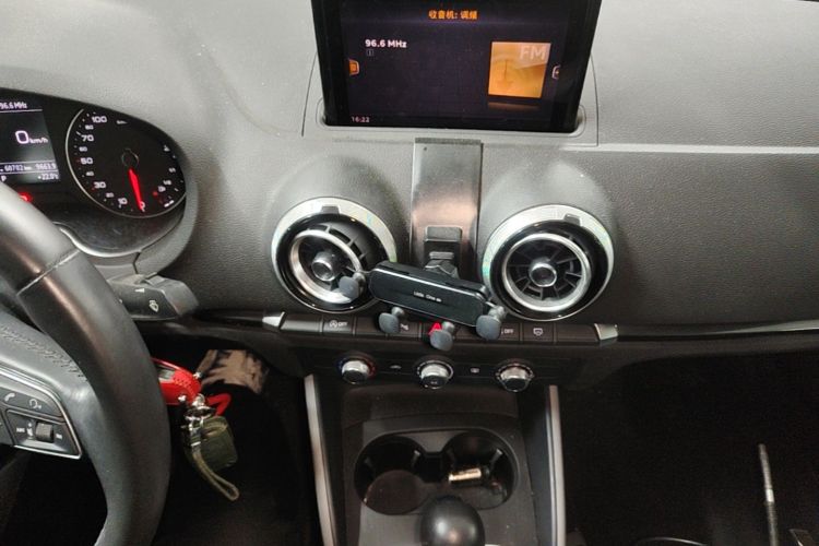 Audi A3 2017 car image #13