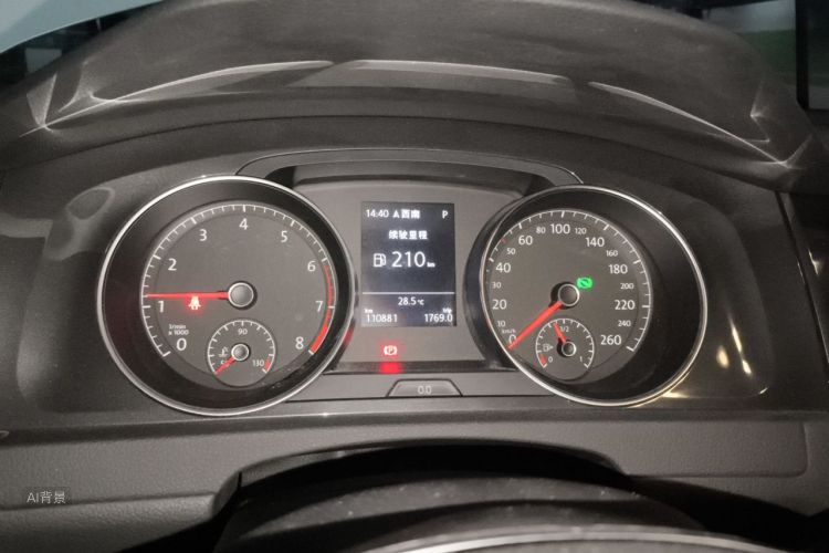 Volkswagen Golf 2020 car image #13