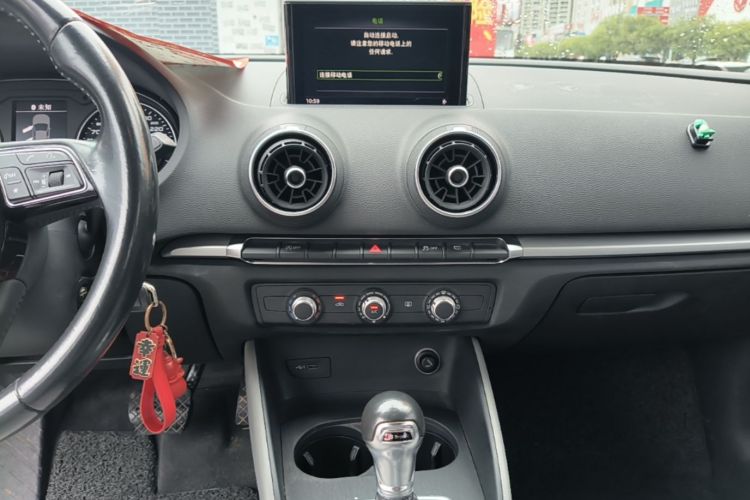 Audi A3 2019 immagine di auto #13
