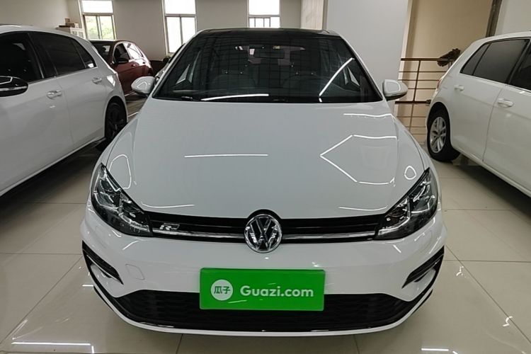 Volkswagen Golf 2018 car image #3