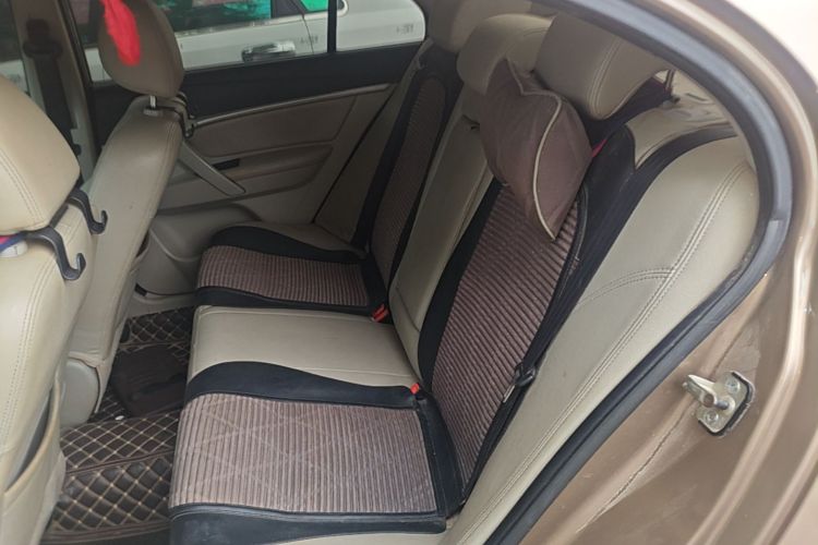 GEELY Emgrand 2015 car image #17