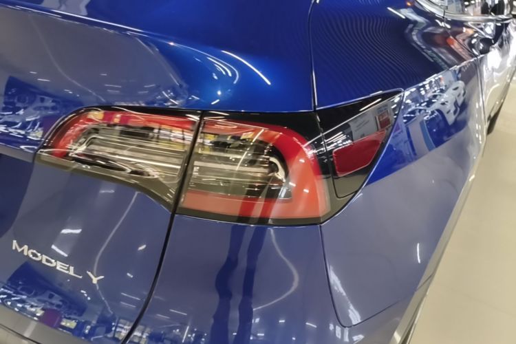 Tesla Model Y 2022 #8 Tesla Model Y 2022 car image #8