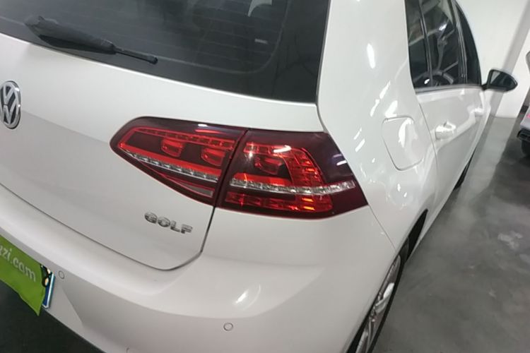 Volkswagen Golf 2017 car image #8