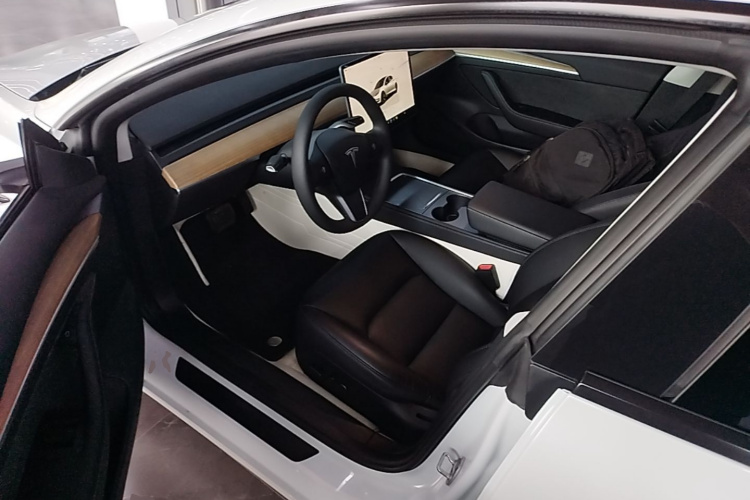 Tesla Model 3 2023 #16 Tesla Model 3 2023 car image #16