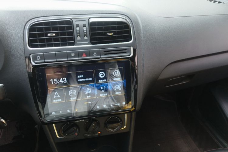 Volkswagen Polo 2019 car image #13