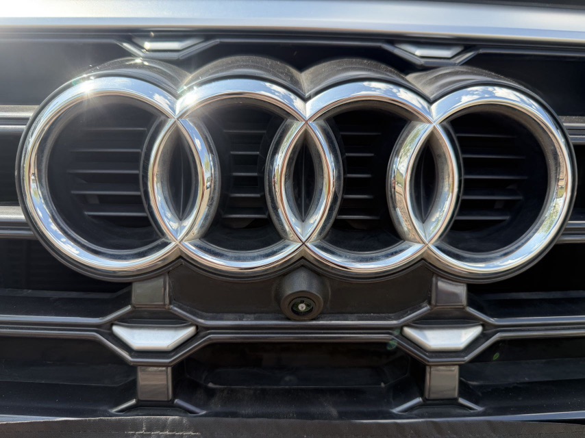 Audi Q3 2022 car image #7
