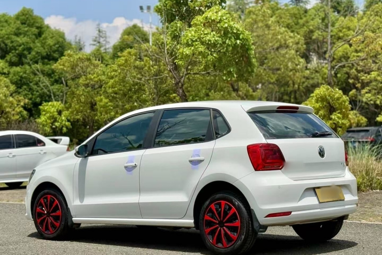 Volkswagen Polo 2017 car image #12