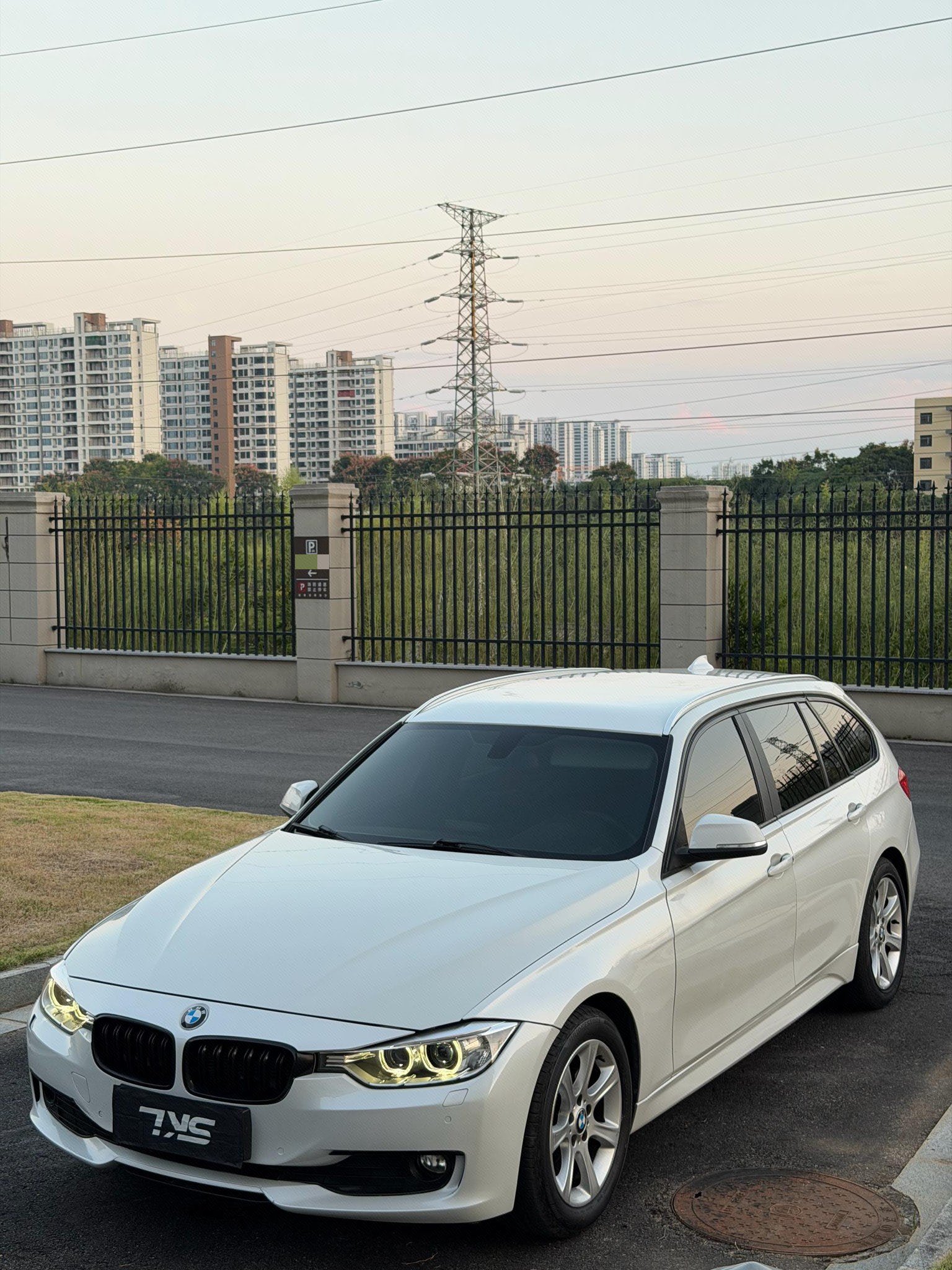 BMW 3 Series (Imported) 2014 BMW 3 Series (Imported) 2014 car image