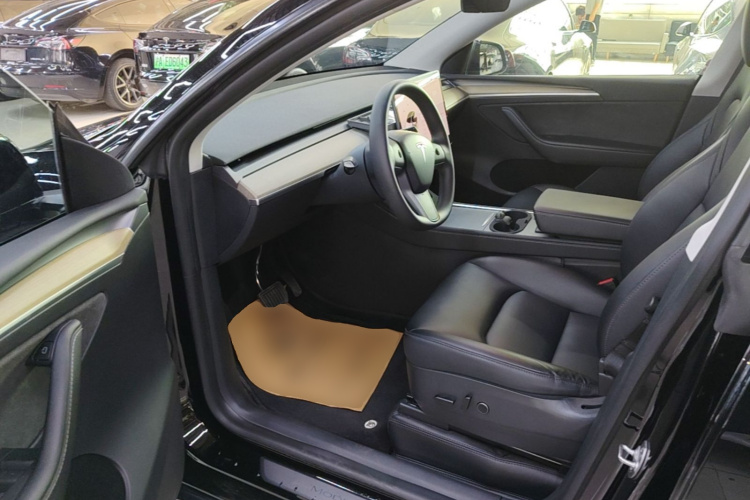 Tesla Model Y 2022 #16 Tesla Model Y 2022 car image #16