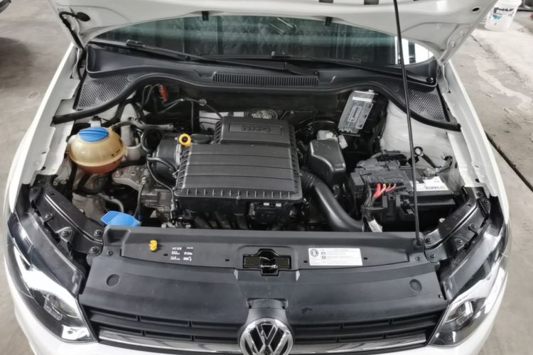 Volkswagen Polo 2017 car image #22