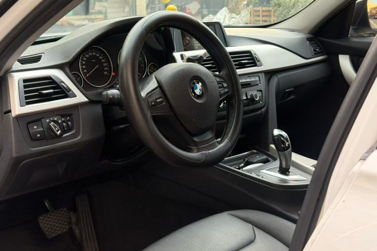 BMW 3 Series 2014 car image #13