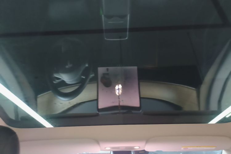 Tesla Model Y 2021 car image #18