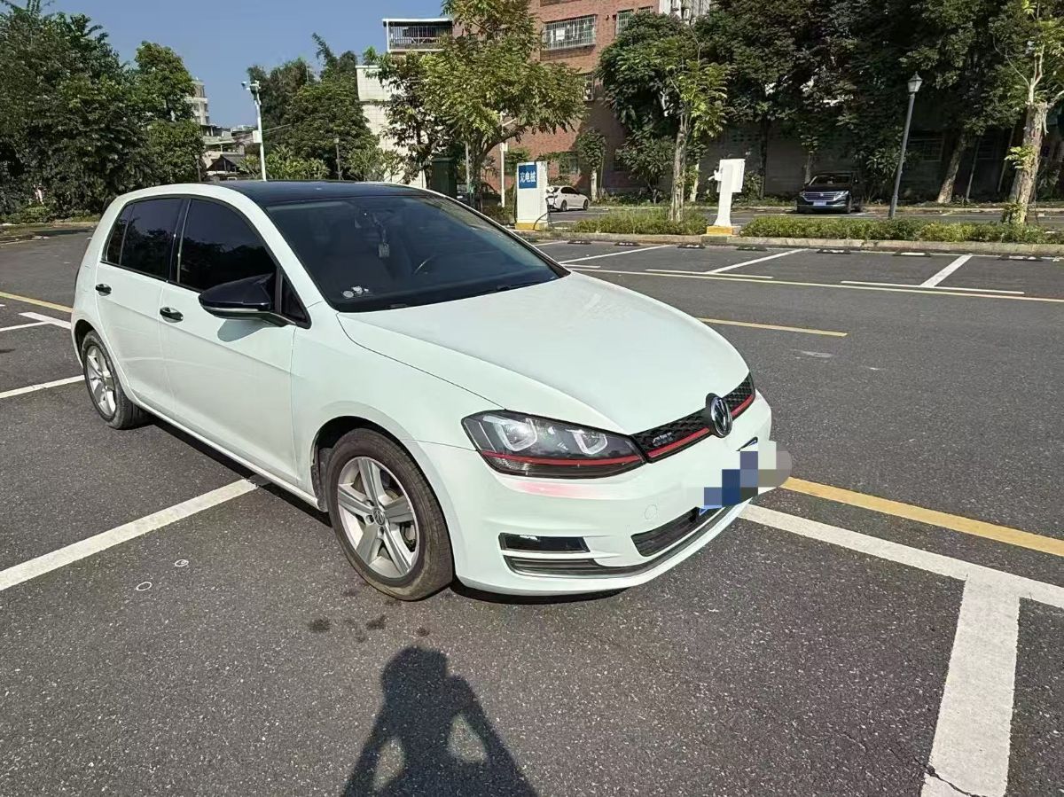 Volkswagen Golf 2014 car image #2