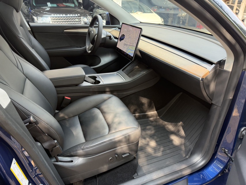 Tesla Model Y 2021 car image #7