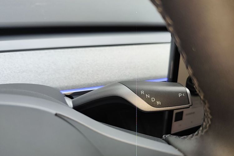 Tesla Model Y 2024 car image #14