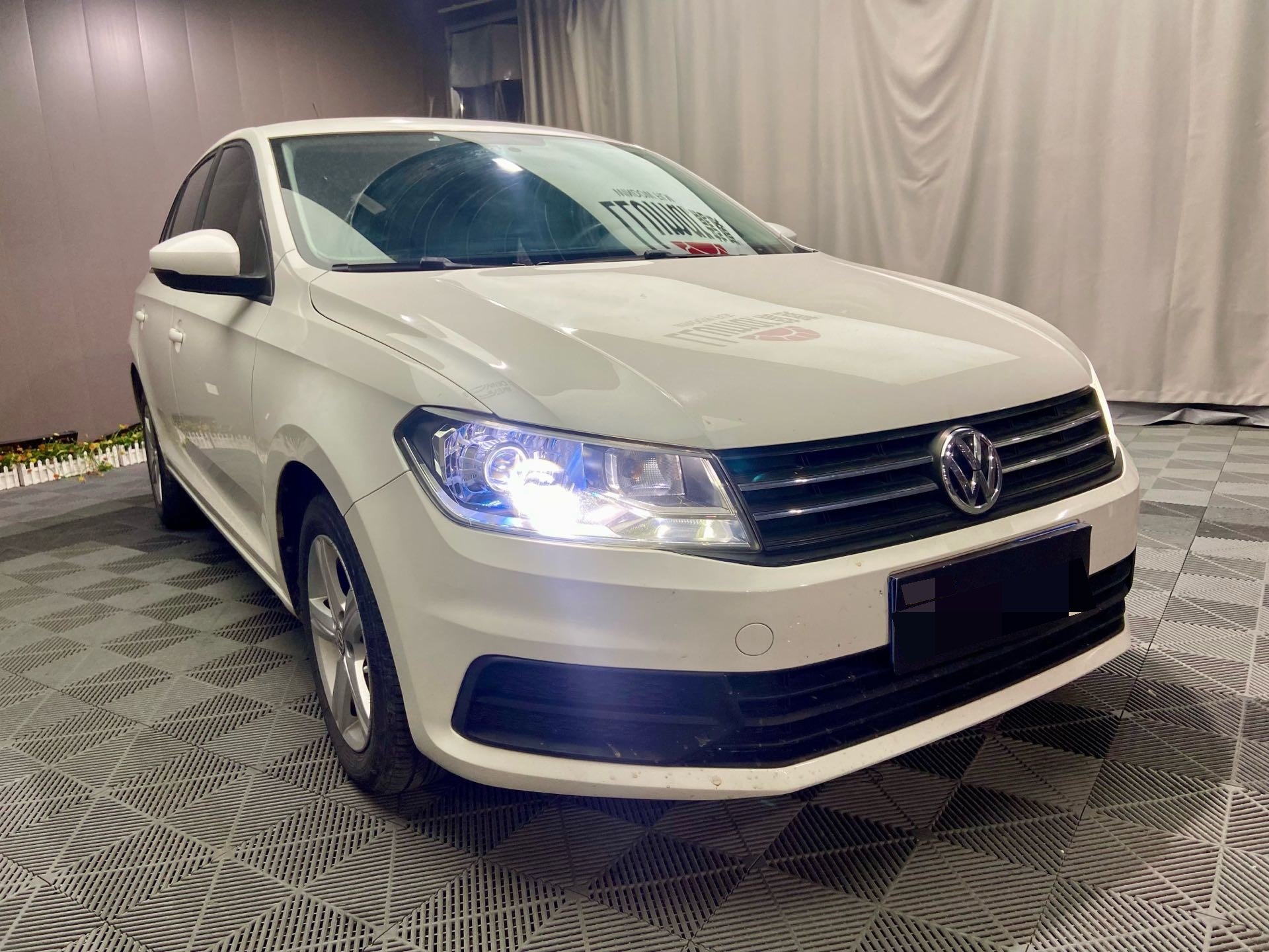 Volkswagen Santana 2016 car image #3
