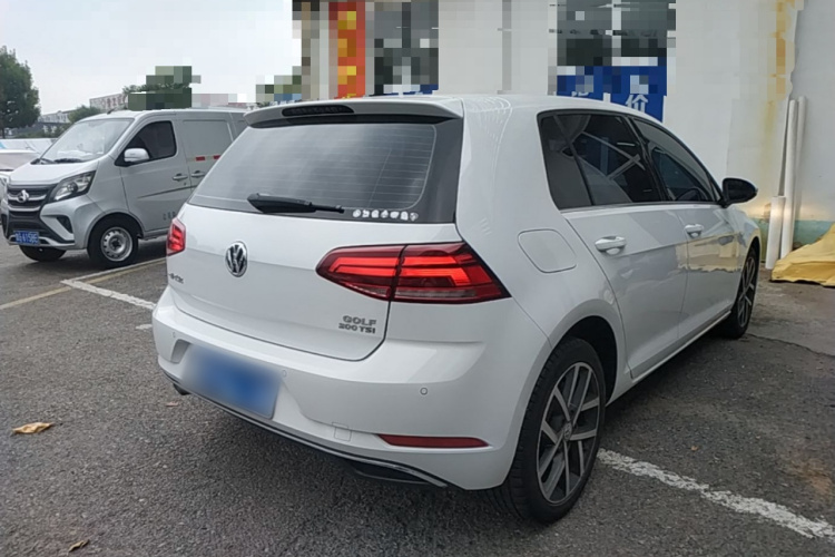 Volkswagen Golf 2020 car image #7
