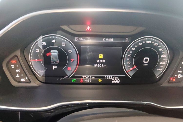 Audi Q3 2024 car image #12