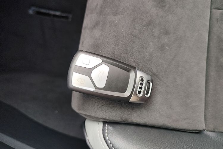 Audi Q3 2021 imagen de coche #14