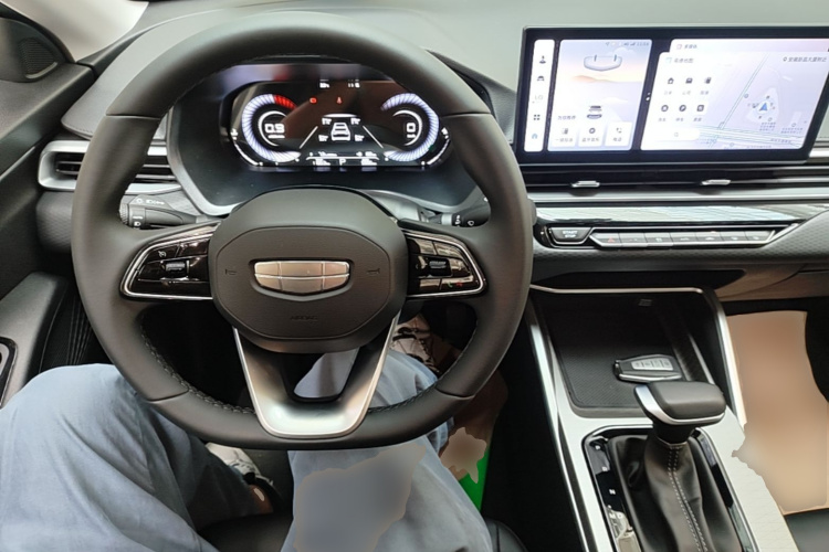 GEELY Emgrand 2024 car image #10