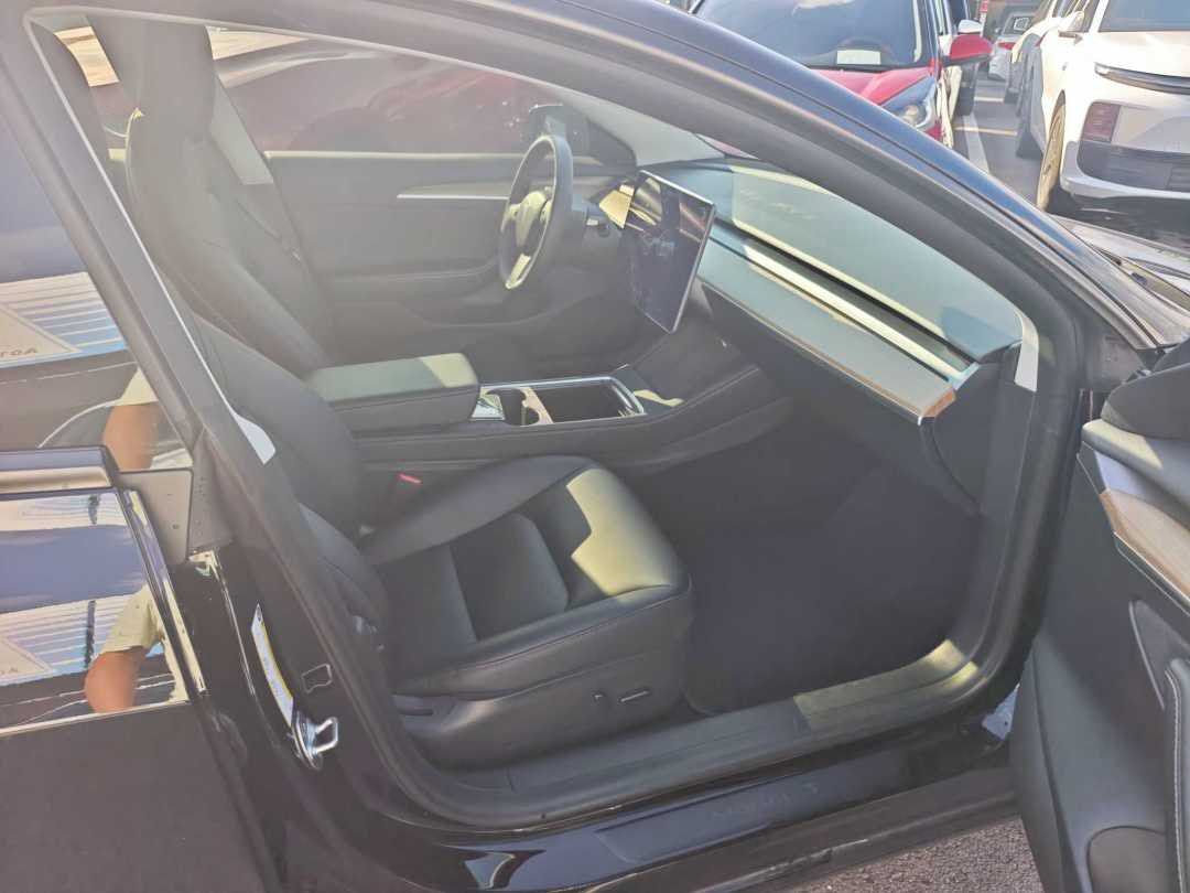 Tesla Model 3 2023 car image #8