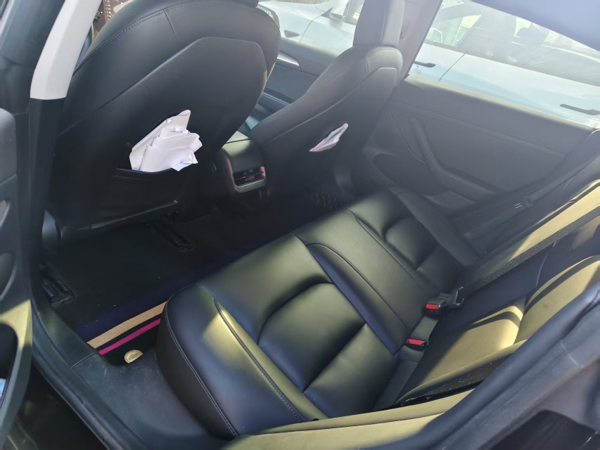 Tesla Model 3 2023 صورة سيارة #2