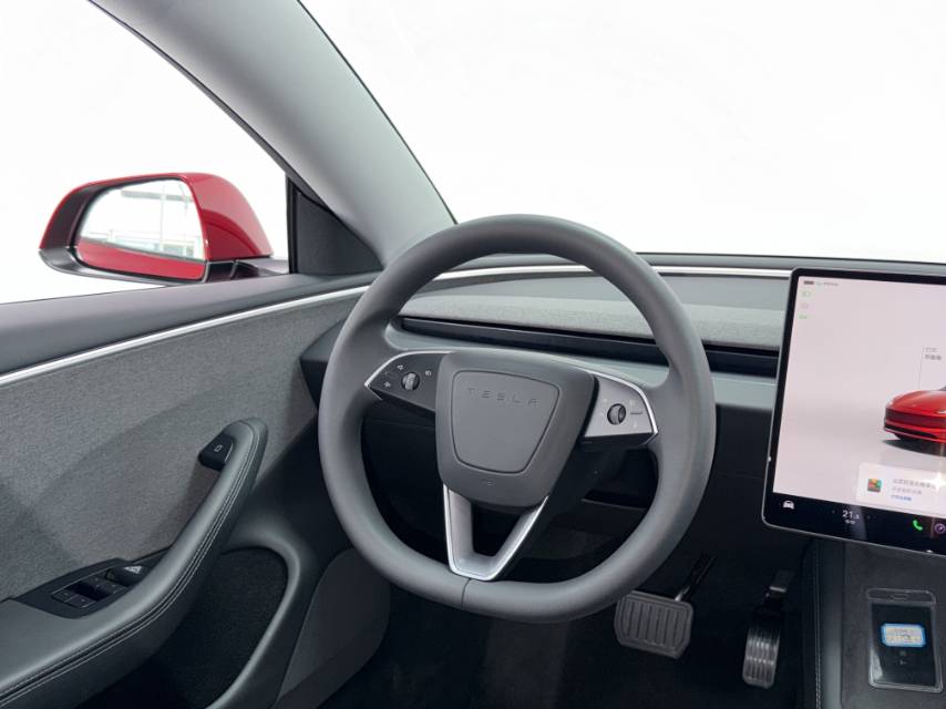 Tesla Model 3 2024 car image #5