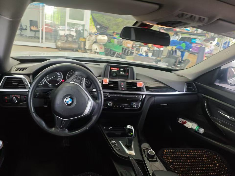 BMW 3 Series GT 2018 #2 BMW 3 Series GT 2018 car image #2