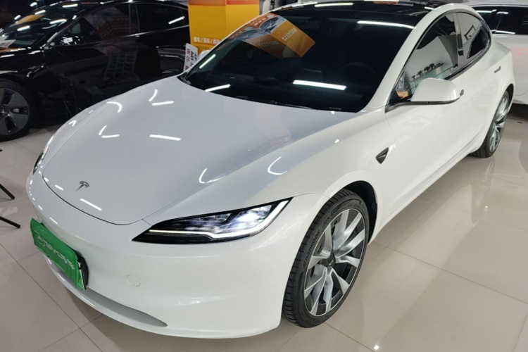 Tesla Model 3 2024 car image #2